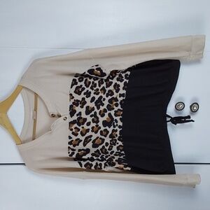 No Boundaries Womens Knit Animal Print/ Cream Crop Tie Hem Neutrals boho Sz.2X